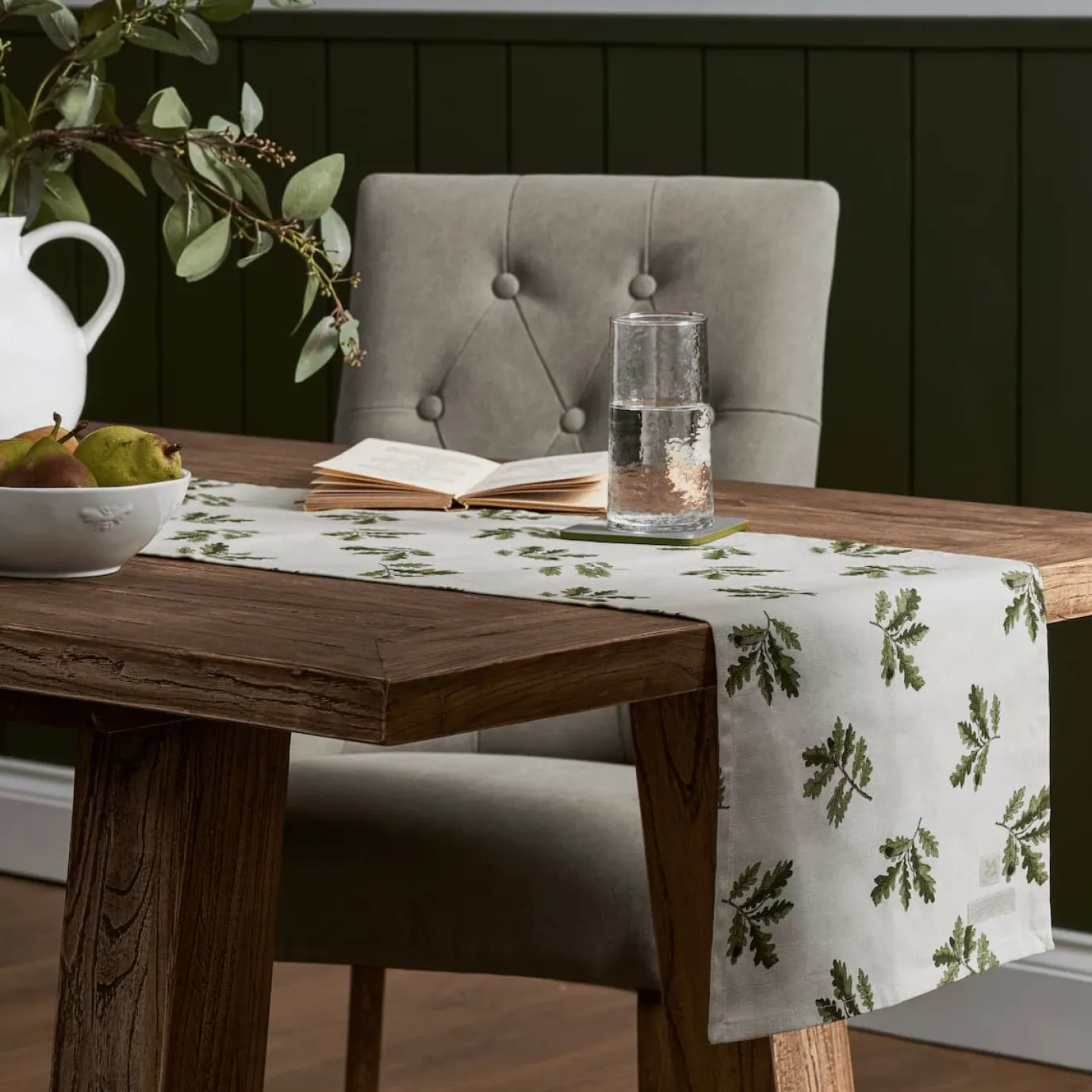 Acorn and Oak Leaf Table Runner