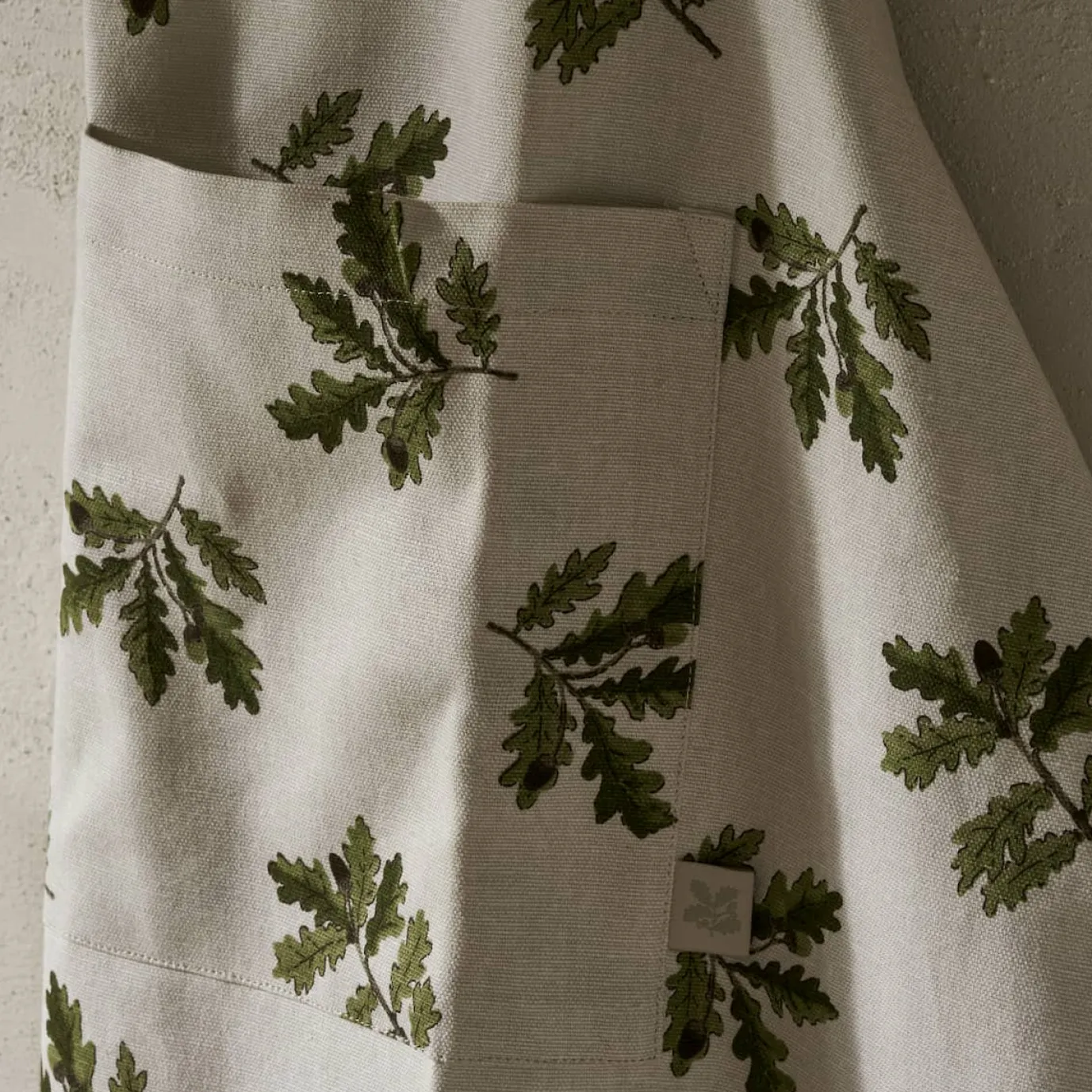 Acorn and Oak National Trust Apron