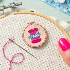 Maker Bobbin Magnetic Needle Holder