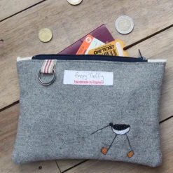 Oyster Catcher Flat Embroidered Zip Purse with Keyring